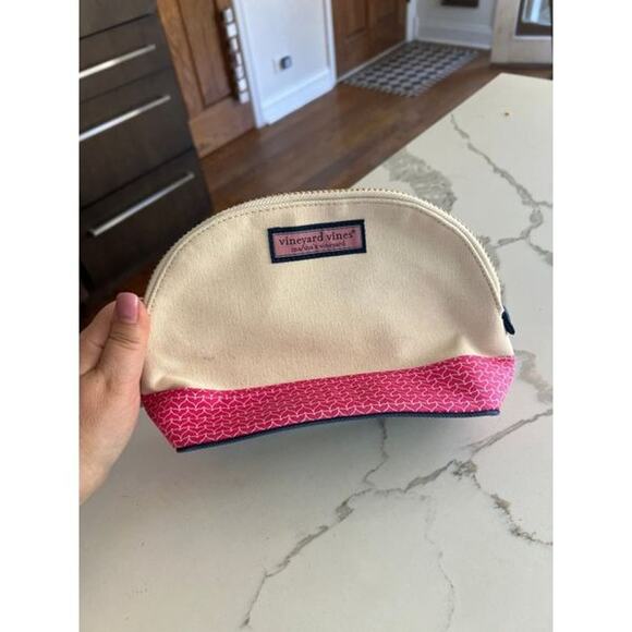 Vineyard vine canvas, zipper cosmetic case - Picture 1 of 5